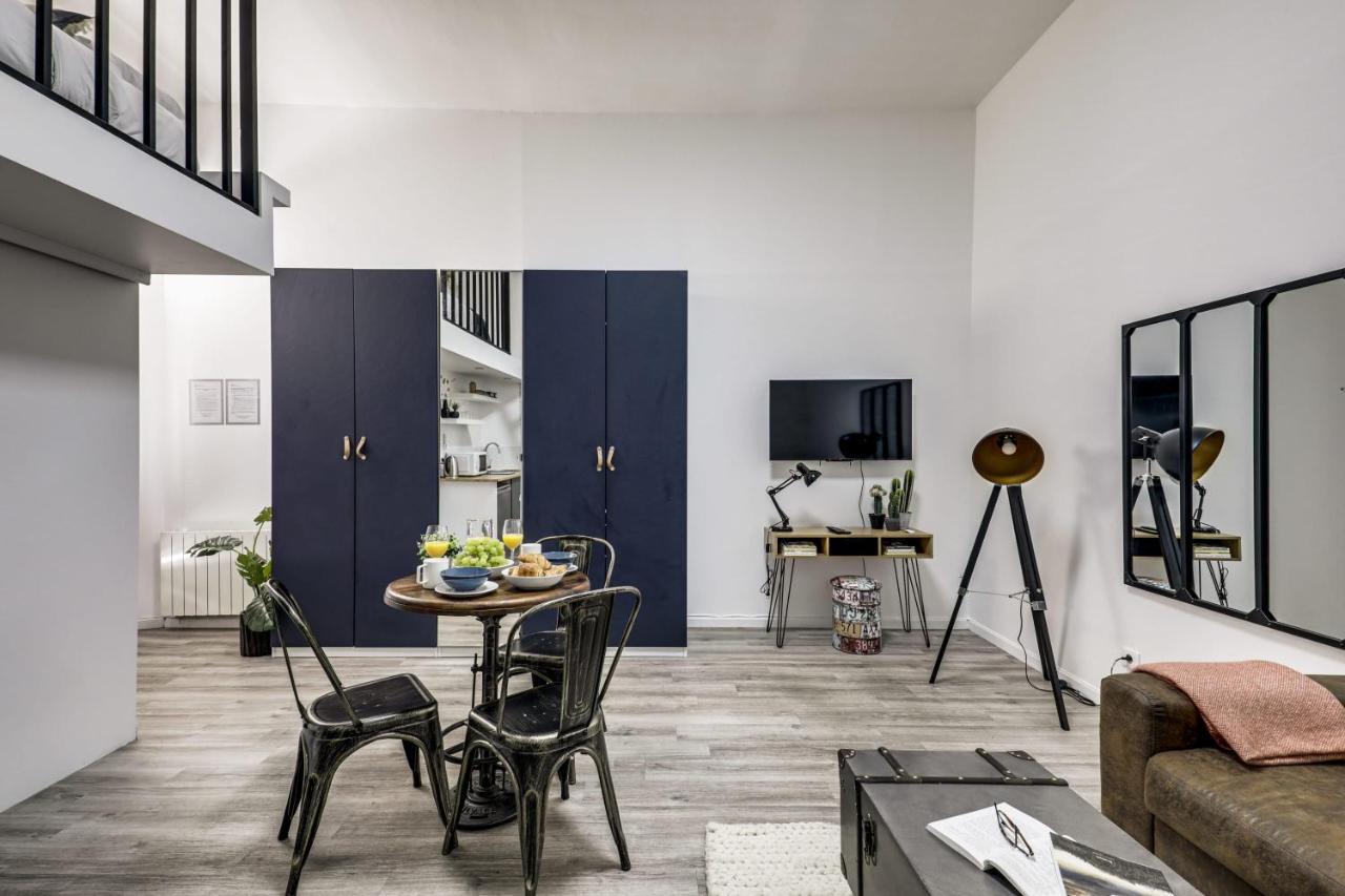 Modern French Studio In Paris Lägenhet Exteriör bild
